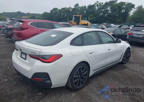 2022 BMW 430I Gran Coupe z USA, uszkodzony, nr VIN WBA63AV09NFM26321